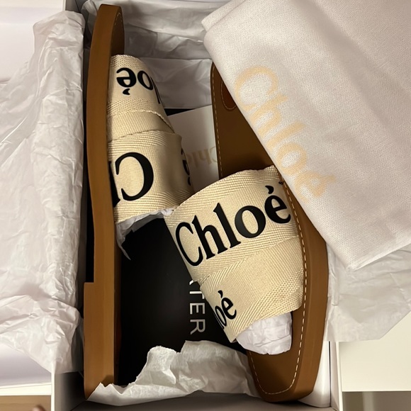 Chloe Women’s woody logo sandal slides white like LNWT - Picture 3 of 7